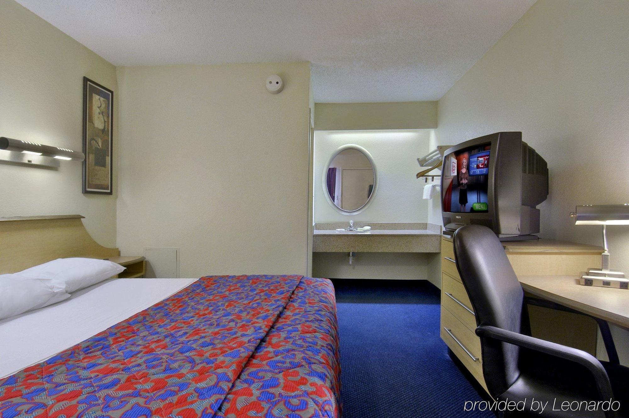 Red Roof Inn Columbus West - Hilliard New Rome Extérieur photo
